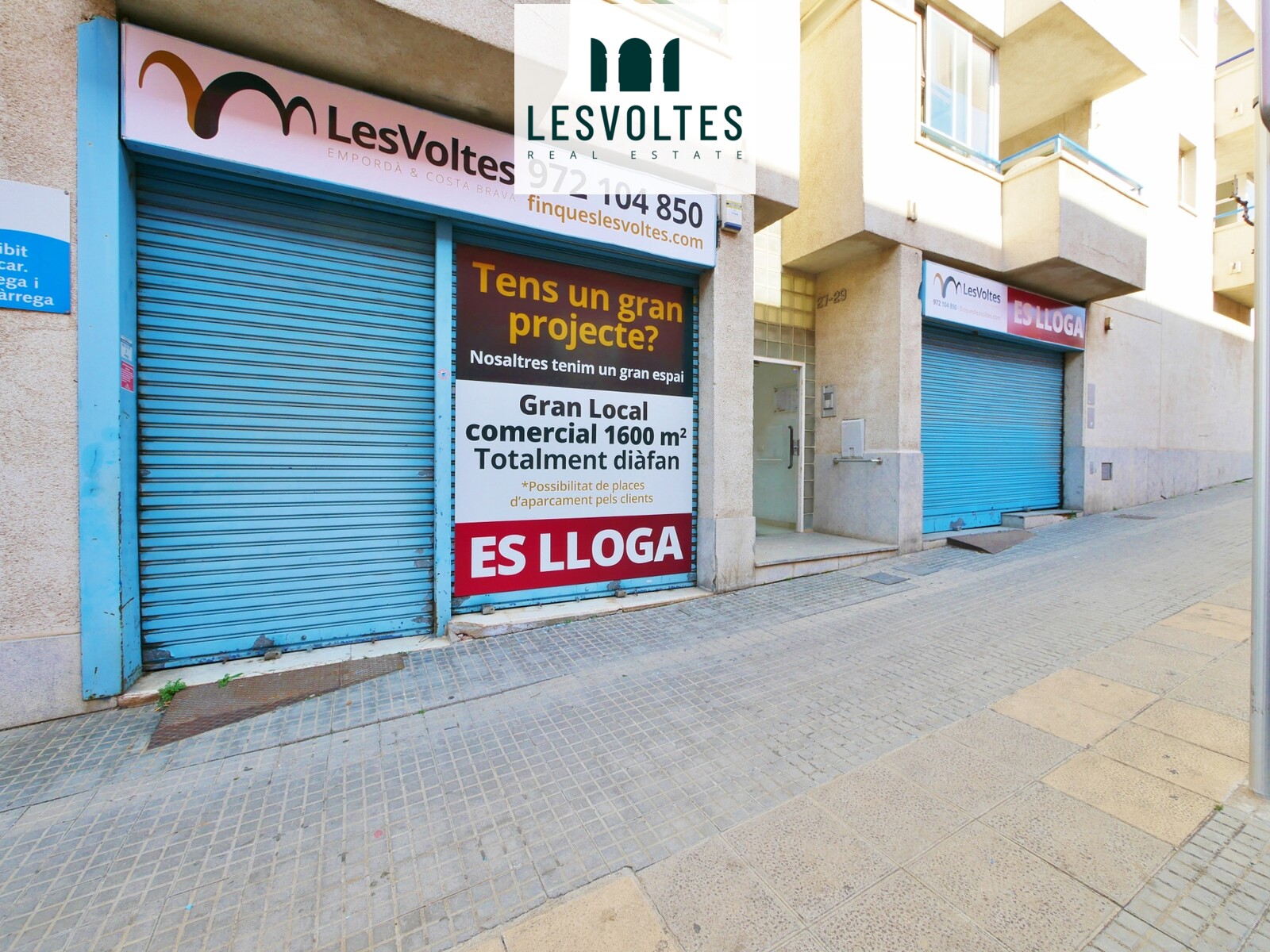 GRAN LOCAL COMERCIAL ESQUINERO EN INMEJORABLE EN ALQUILER EN EL CENTRO DE PALAFRUGELL.
