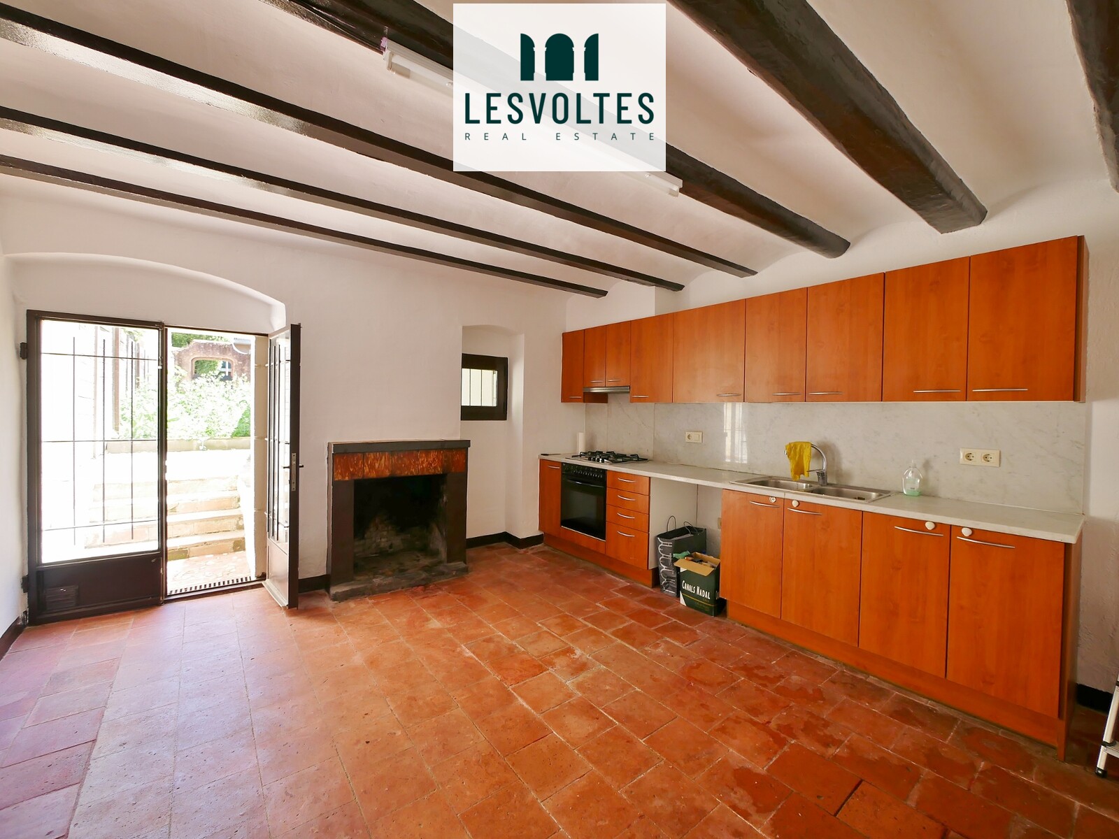TOWNHOUSE OF 108 M2 WITH GARDEN OF 152 M2 FOR RENT FOR SECOND HOME IN LA BISBAL D'EMPORDÀ.