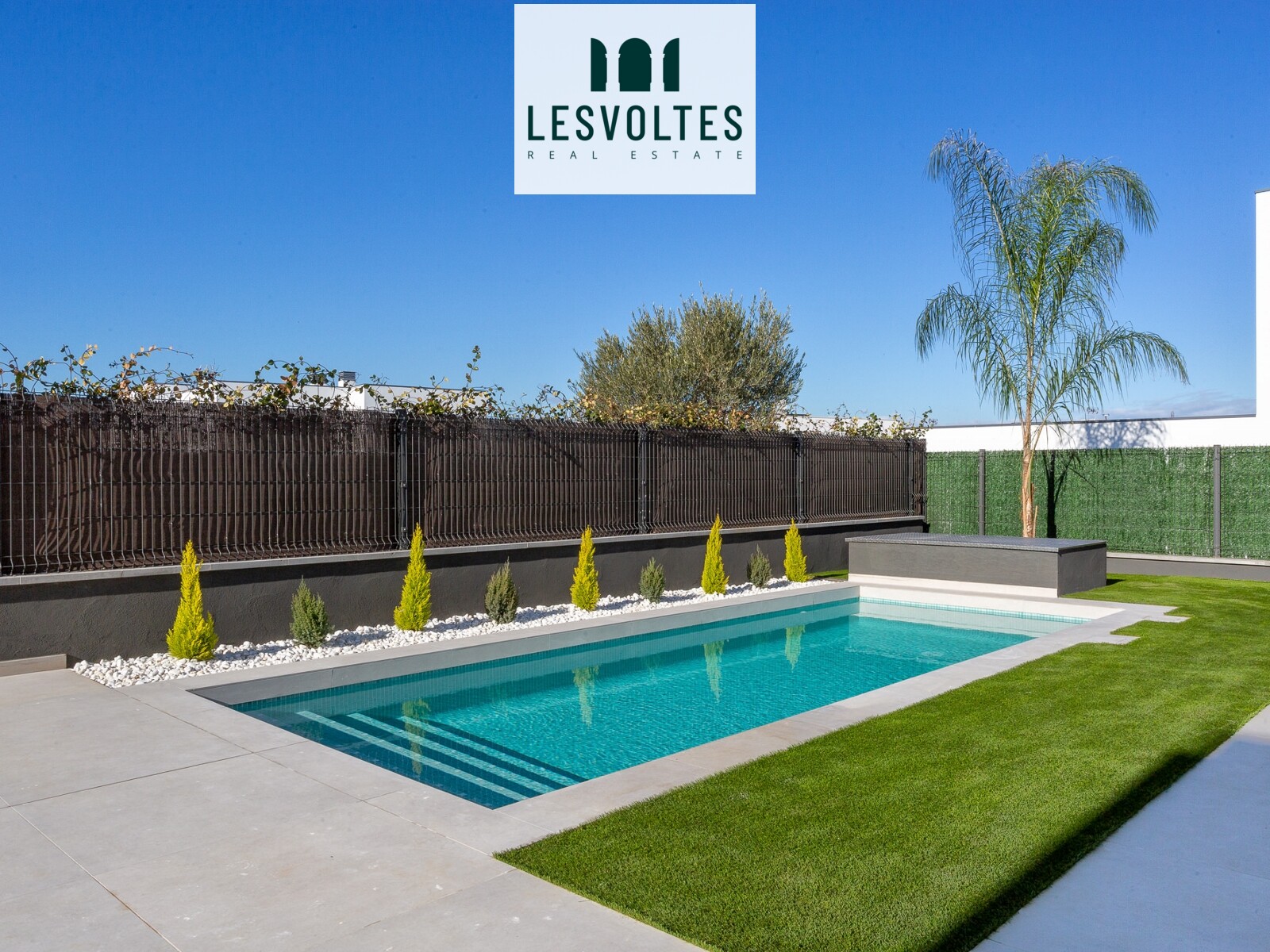 ÚLTIMA CASA DE OBRA NUEVA CON JARDÍN PRIVADO EN PARCELA ESQUINERA EN VENTA EN ALBONS - BAIX EMPORDÀ