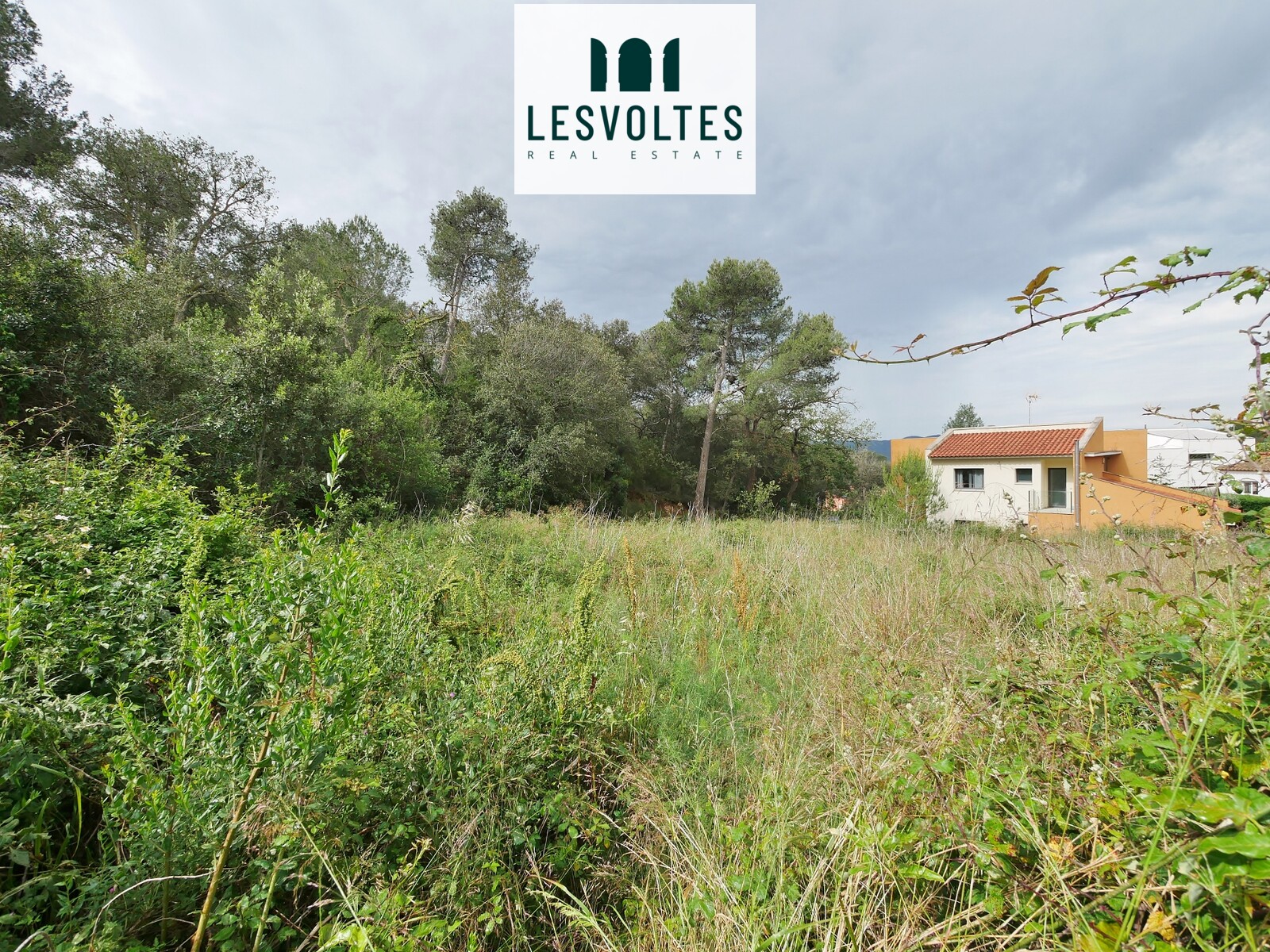 TERRENO DE 963 M2 UBICADO EN RESIDENCIAL BEGUR