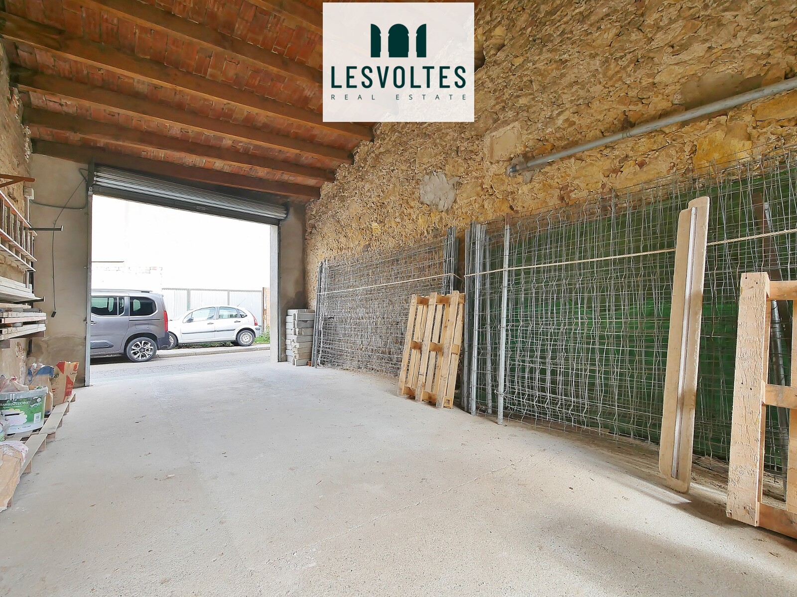 NAVE CON ACCESO POR DOS CALLES EN ZONA CENTRO CON BUENA SITUACIÓN EN VENTA EN PALAFRUGELL