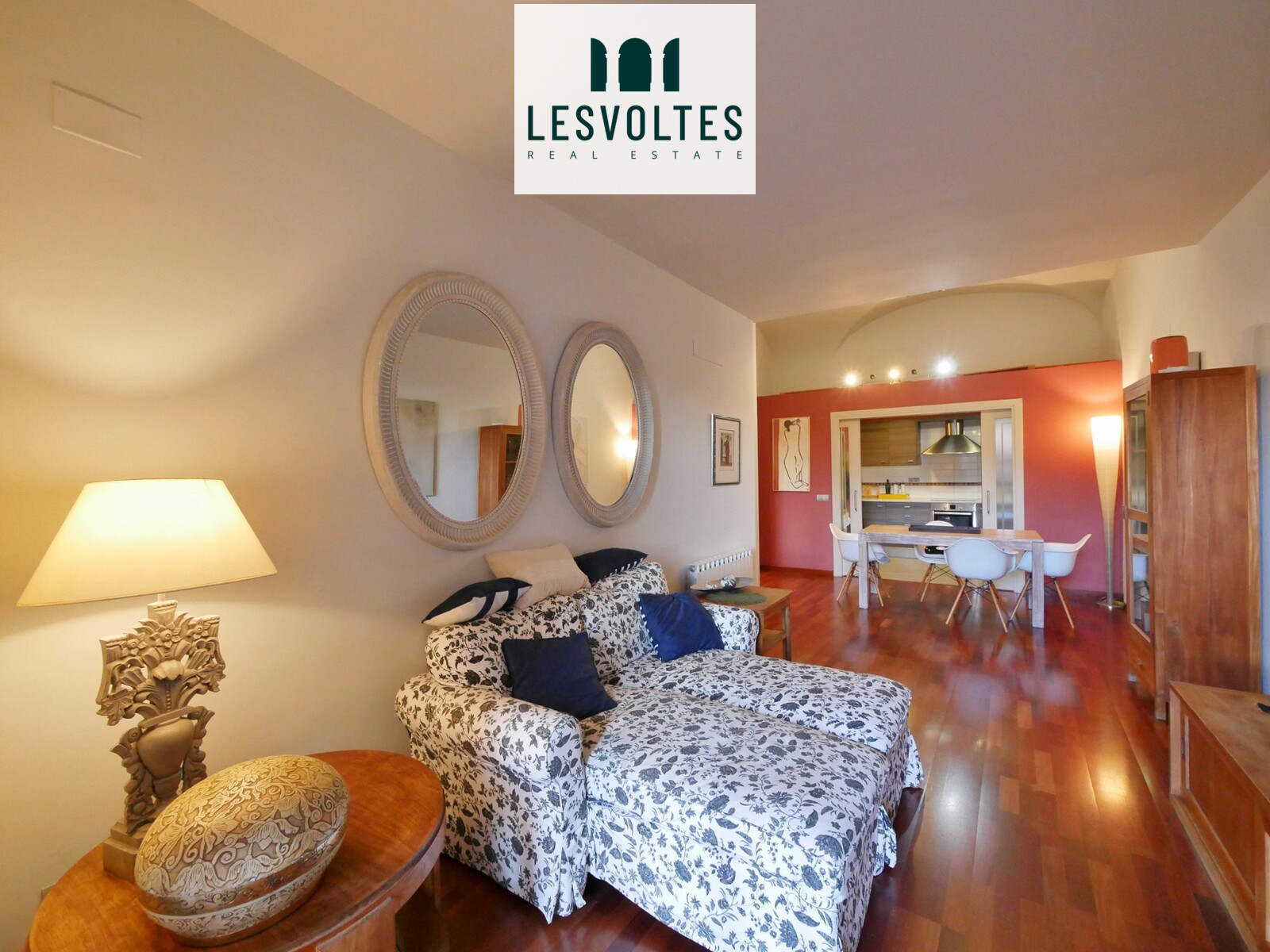 PISO MUY CÉNTRICO DE 120 m² CON TERRAZA DE 15 m², TRASTERO Y PARKING, EN VENTA EN LA BISBAL DE EMPORDÀ.