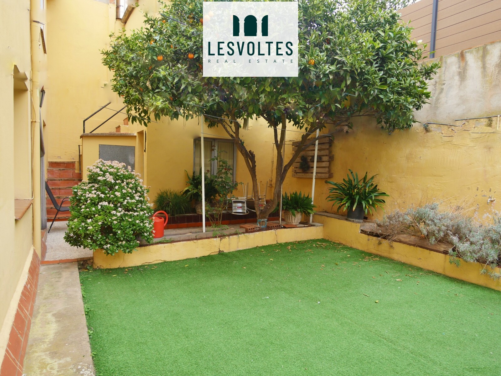 PISO DE PLANTA BAJA CON PATIO Y GARAGE EN VENTA EN PALAFRUGELL