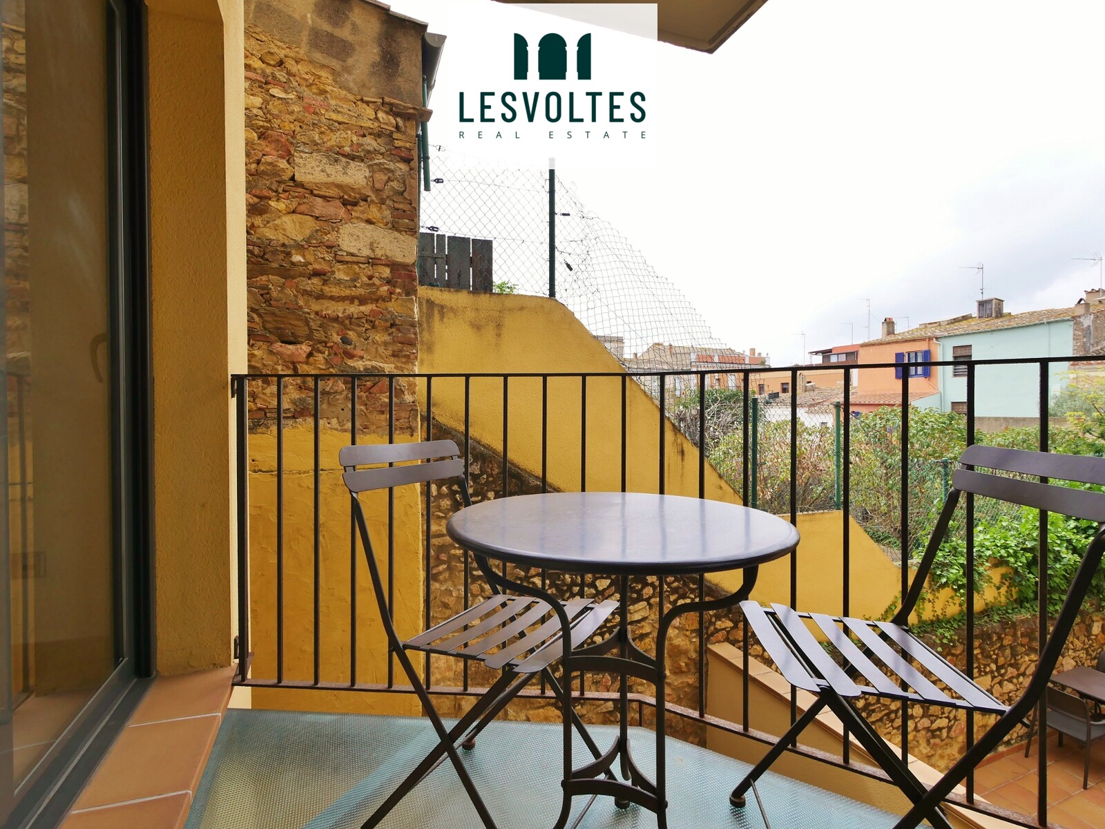 PISO DE 2 HABITACIONES CON BALCÓN EN VENTA EN EL CENTRO DE  PALAFRUGELL
