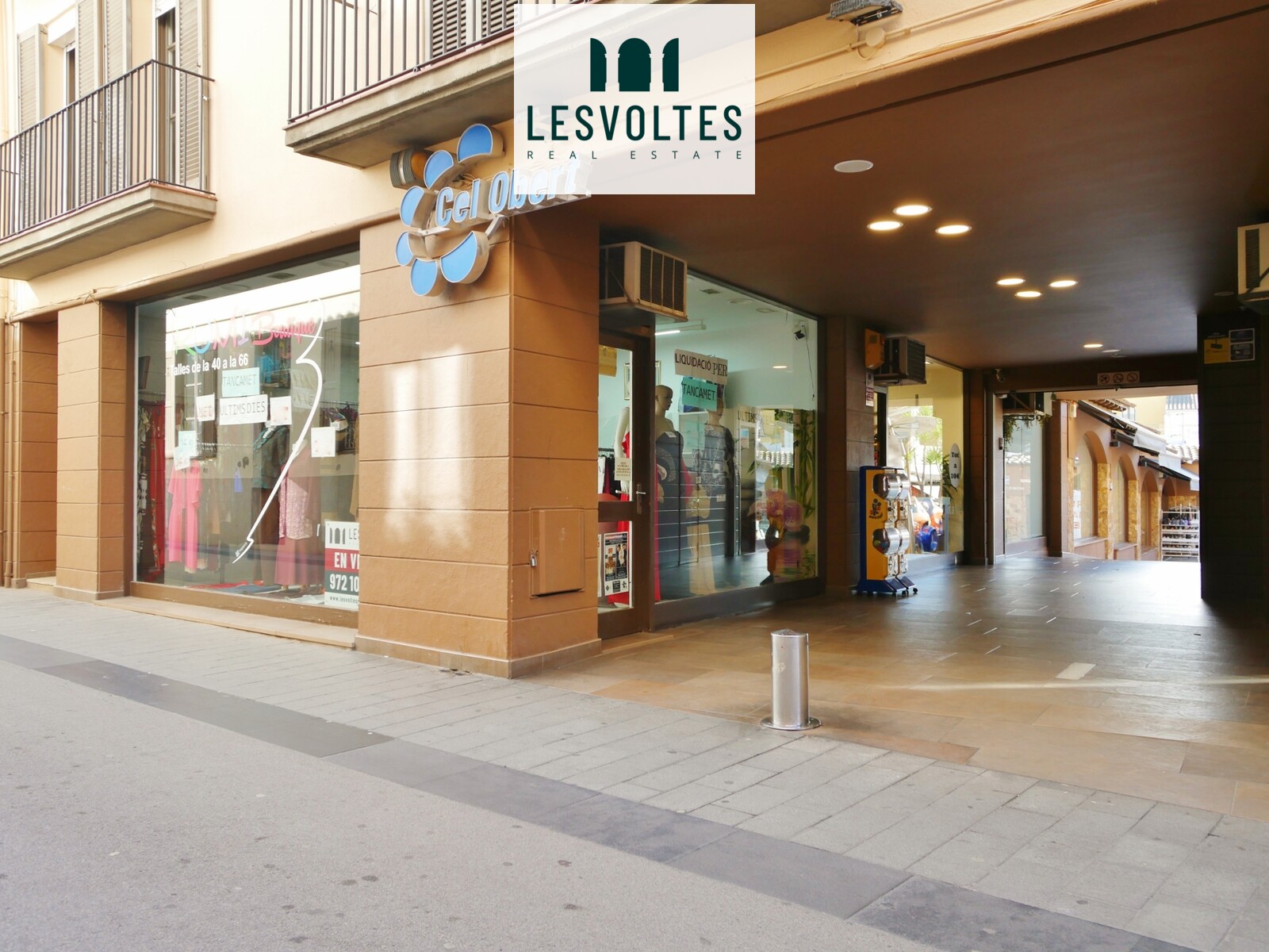 CORNER PREMISES WITH HIGH VISIBILITY FOR RENT IN THE CENTER OF PALAFRUGELL