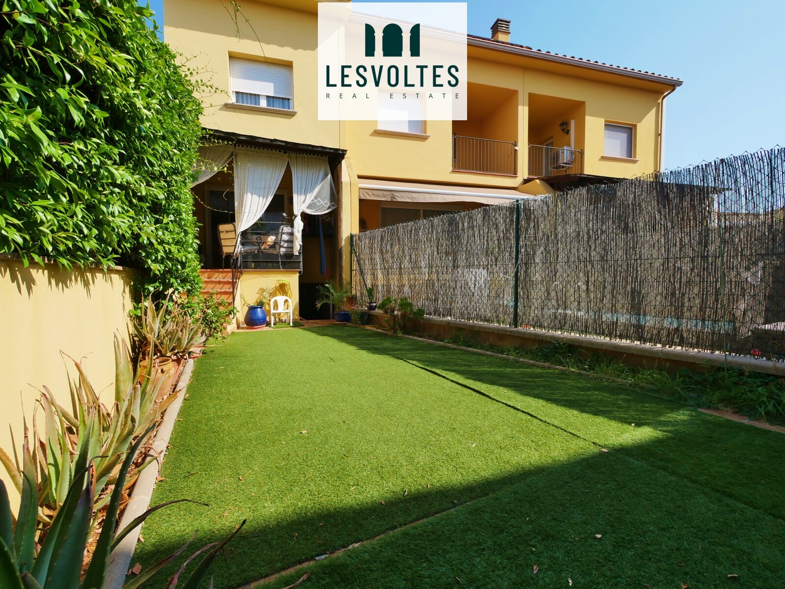 MAGNIFICA CASA CON JARDÍN Y PARKING PARA DOS COCHES EN PALAFRUGELL