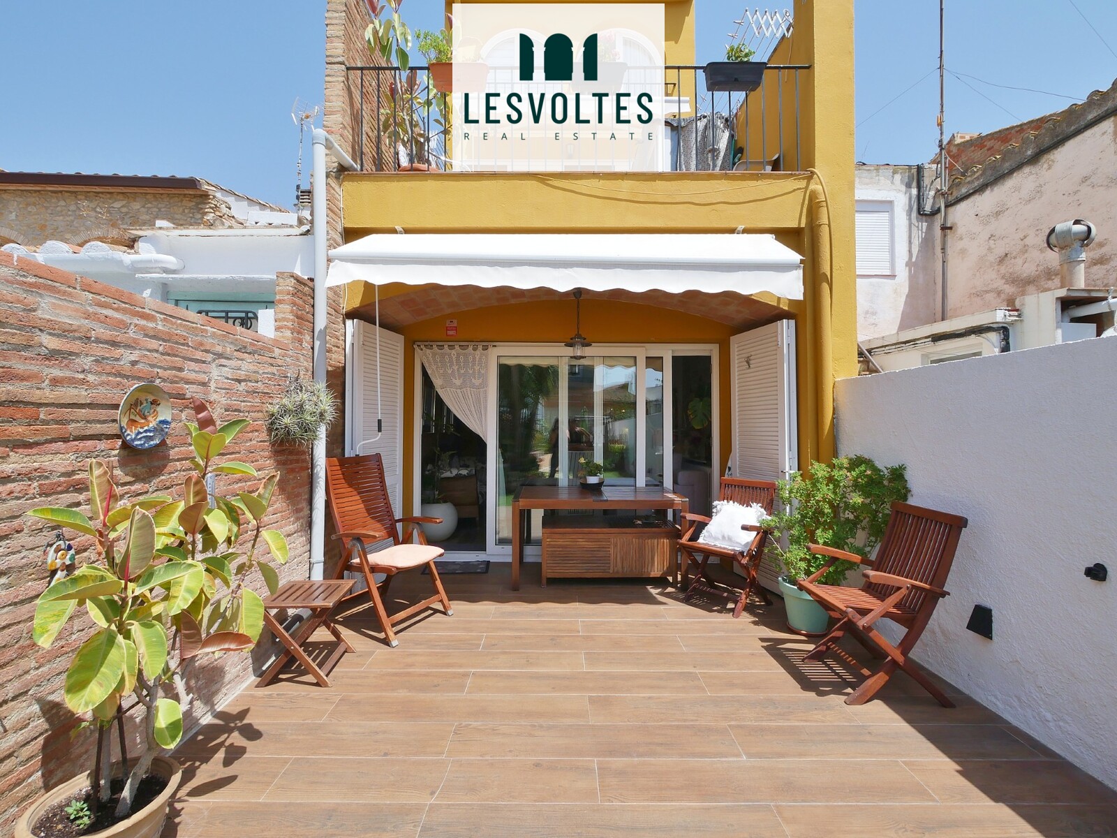ENCANTADORA CASA DE POBLE DE 145M2 AMB JARDÍ AL CENTRE DE PALAFRUGELL